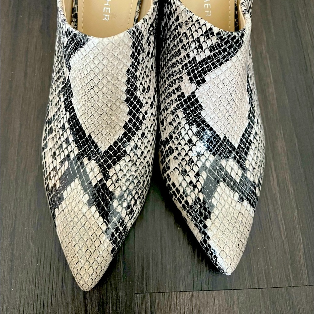 Marc Fisher Snakeskin Mules 6.5